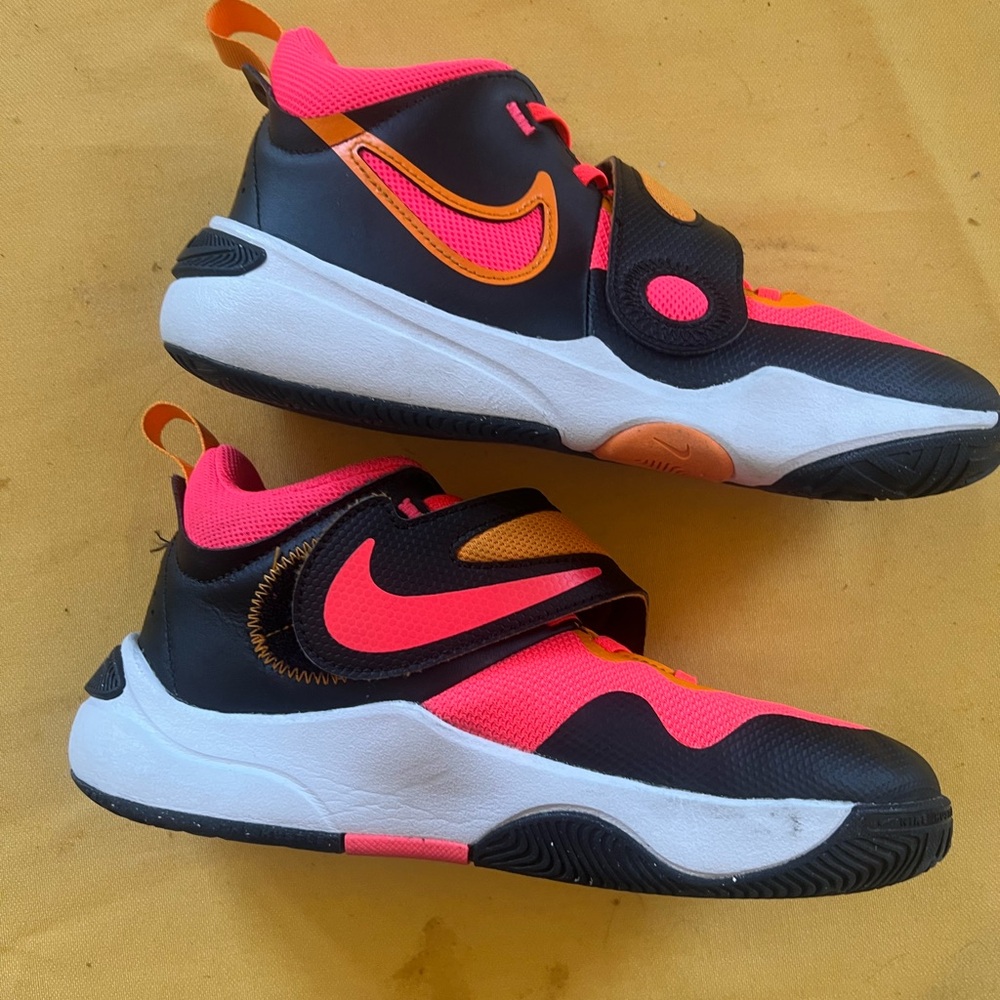Nike team hustle -5Y